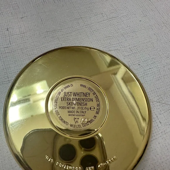 🐝 MAC WHITNEY HOUSTON “JUST WHITNEY “ SKIN FINISH - Picture 3 of 6